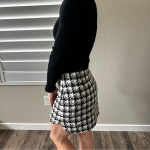 Sadie & Sage Black and Black and White Houndstooth Mini Pencil Skirt